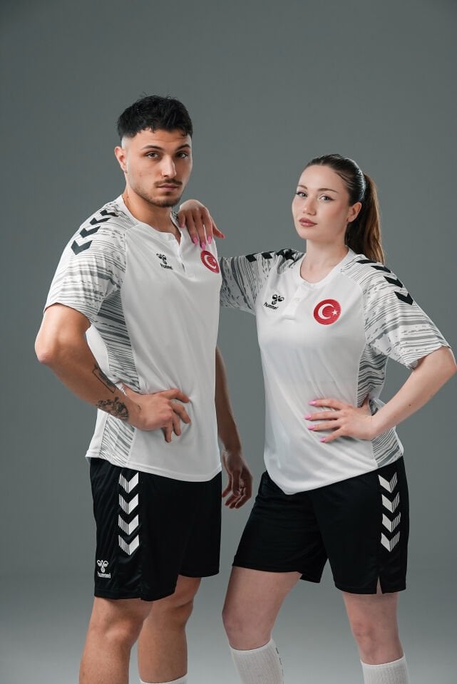 Milli Takım Line Kamp Tişört Beyaz