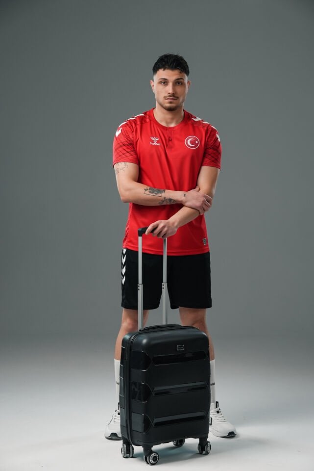 Milli Takım Line Kamp Tişört Kırmızı