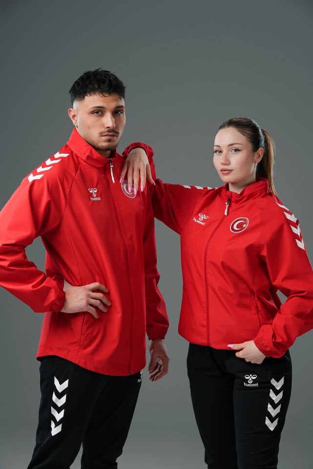 Hummel Line Milli Takım Yağmurluk Kırmızı