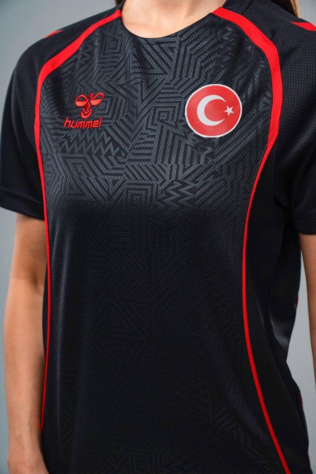 Hummel Target Milli Takım Antrenman Tişört Kırmızı- Siyah
