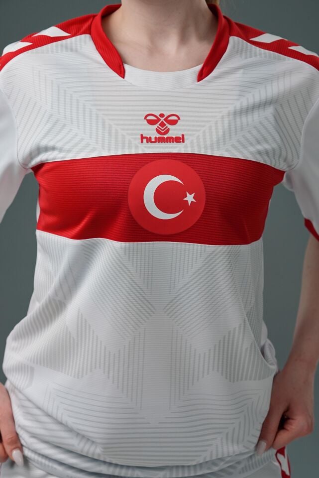 Hummel Milli Takım Forma Beyaz 25-26 Kadın
