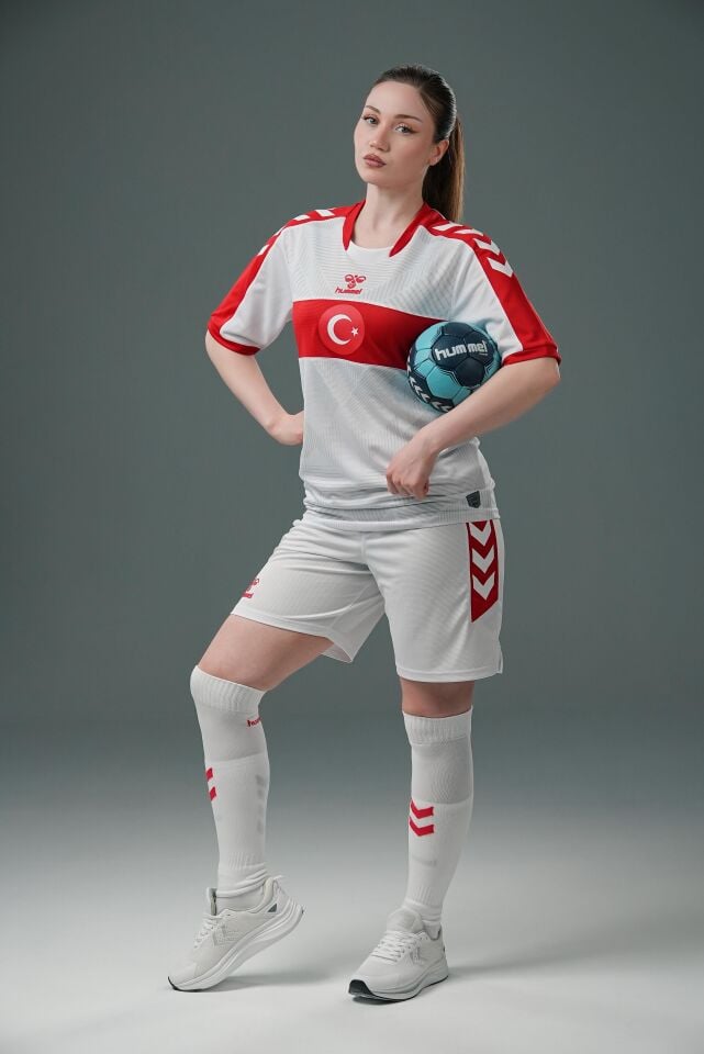 Hummel Milli Takım Forma Beyaz 25-26 Kadın