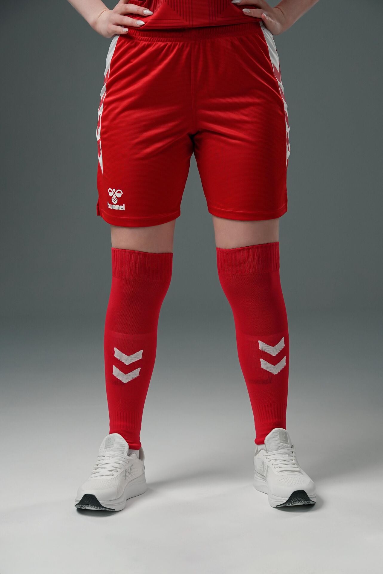 Hummel Milli Takım Kırmızı Şort Kadın