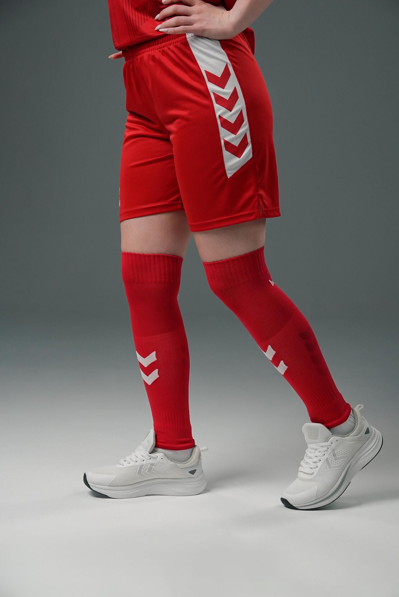 Hummel Milli Takım Kırmızı Şort Kadın